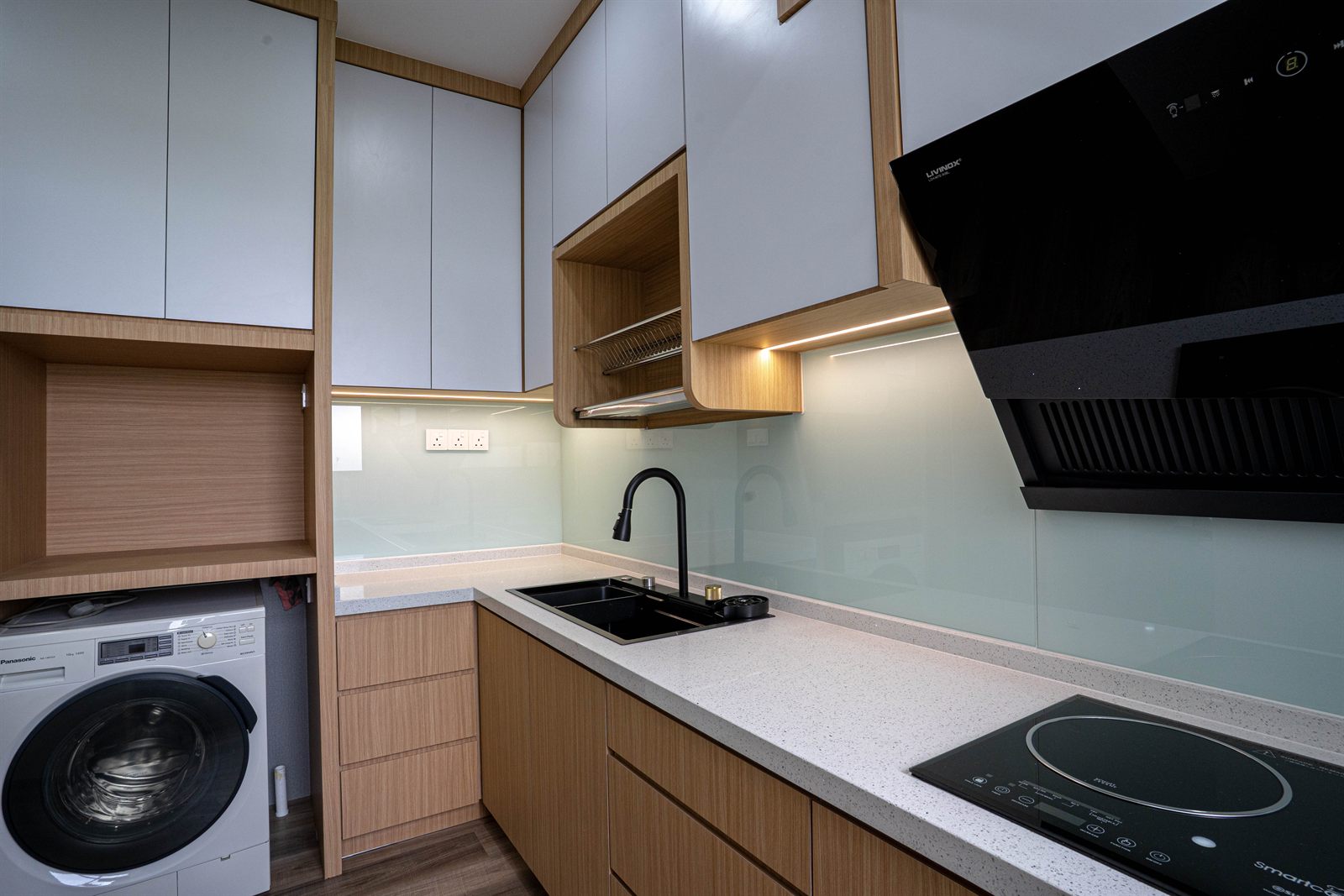 Custom kitchen cabinet by Equator